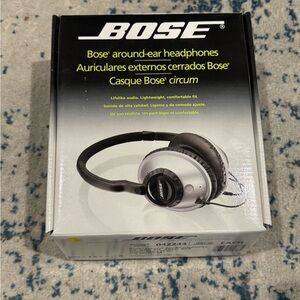 Bose 2007 042244 Around Ear Headphones Box Carrying Case Extension Cord